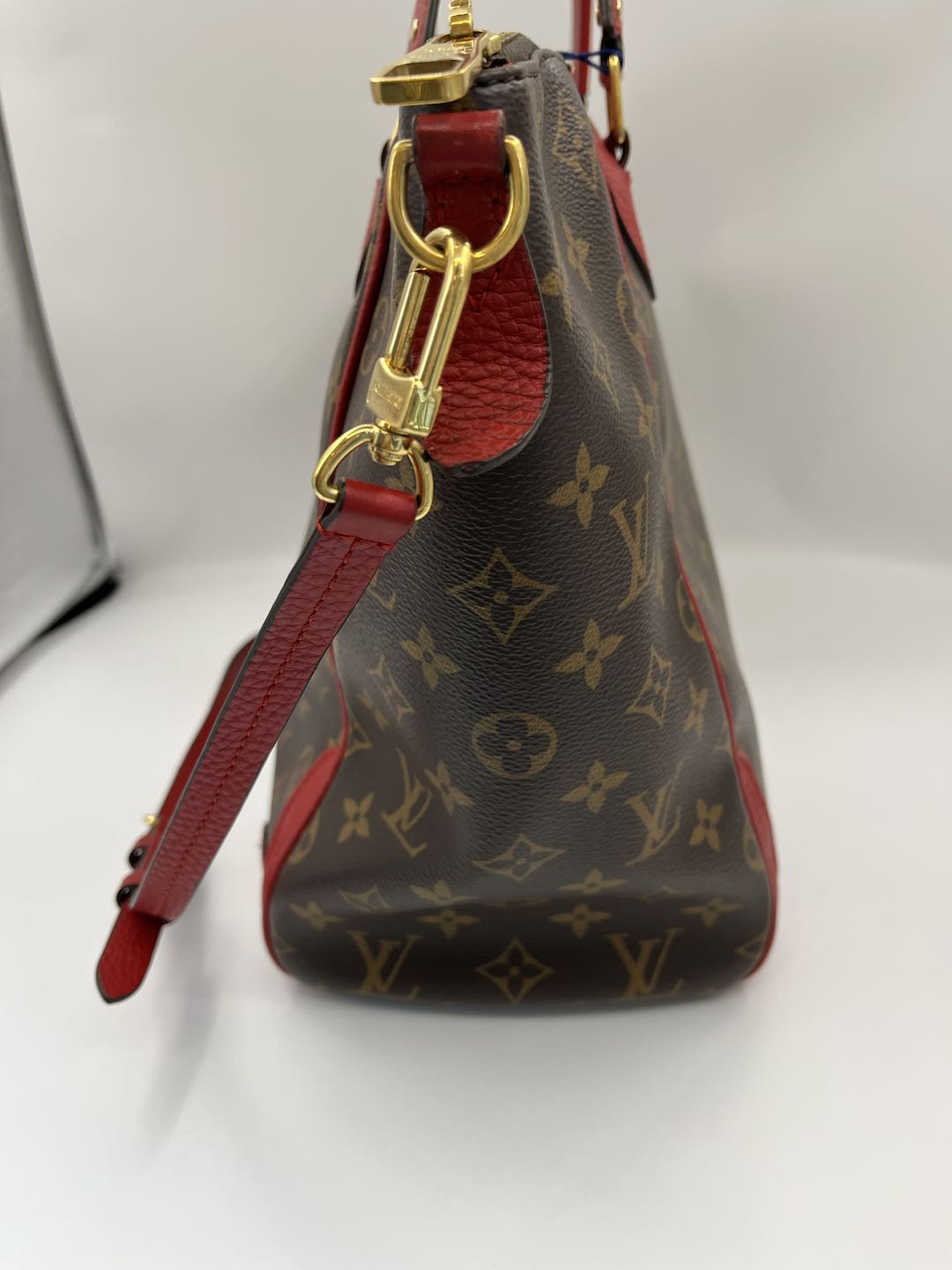 LV